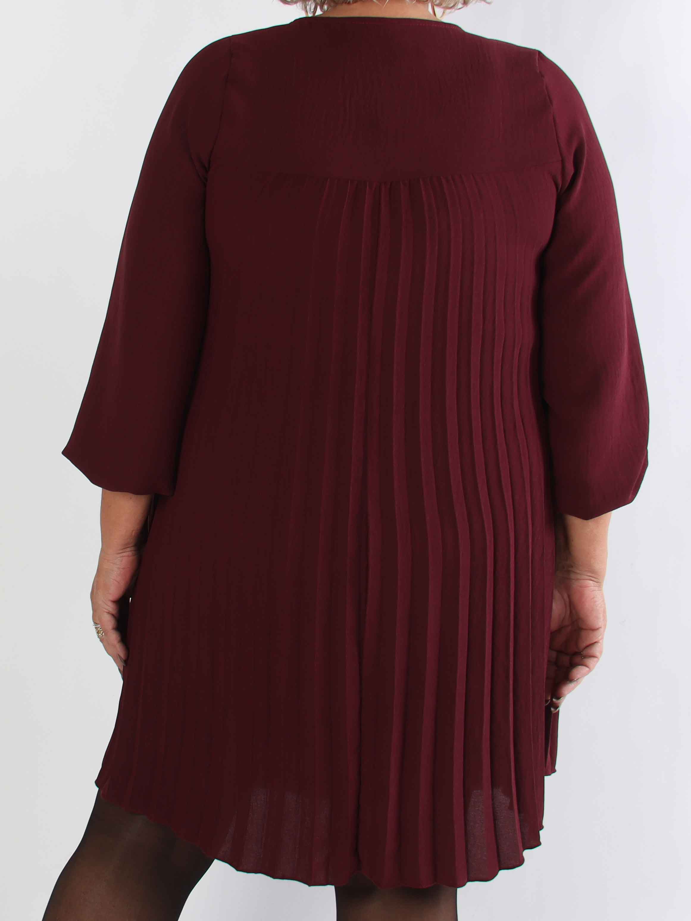 Nancy Short L/S - Plus size klänning med plissering och fickor